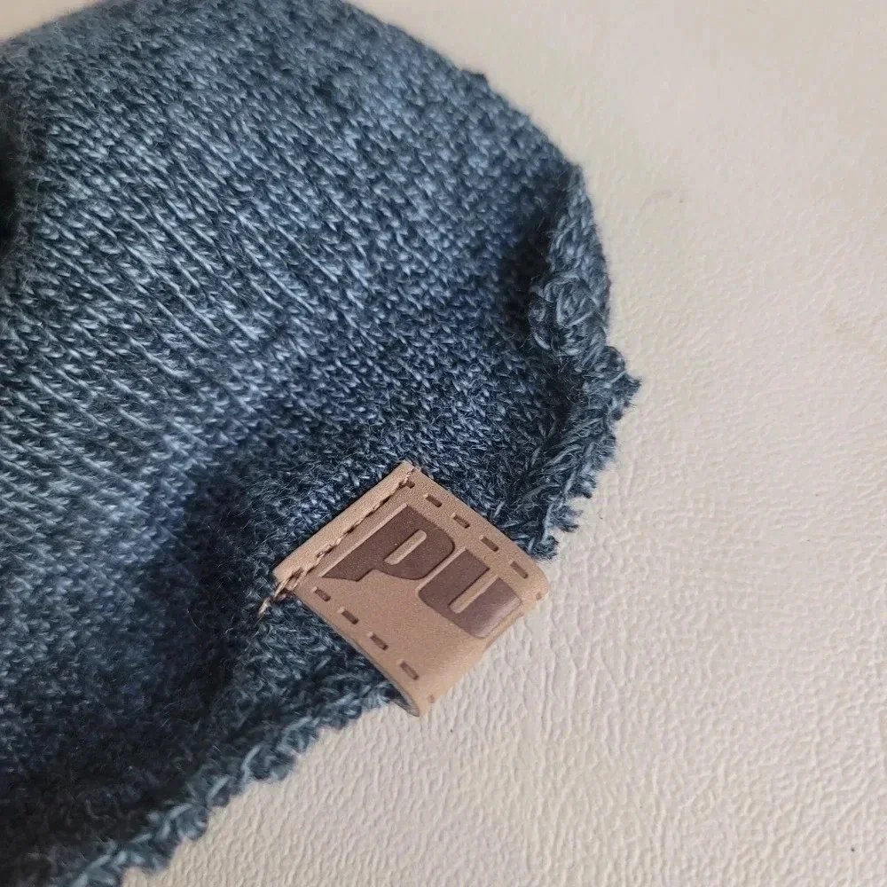 Pugs NWOT Knit Scarf Logo One Size Scarf 56